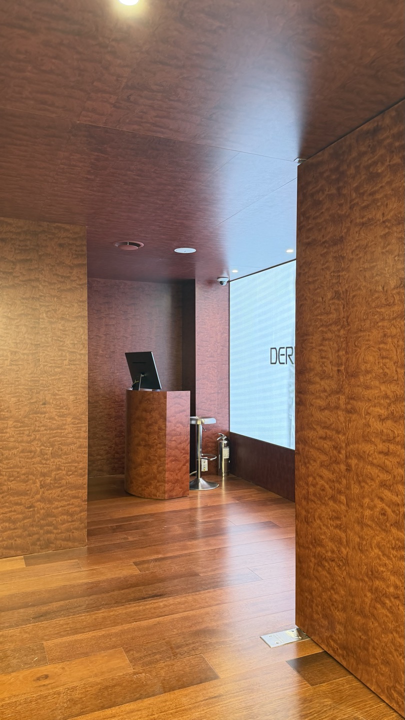 Interior of TheiA Clinic Myeongdong Global Store — skin beauty clinic, seoul dermatology, Myeongdong Seoul (11/16)
