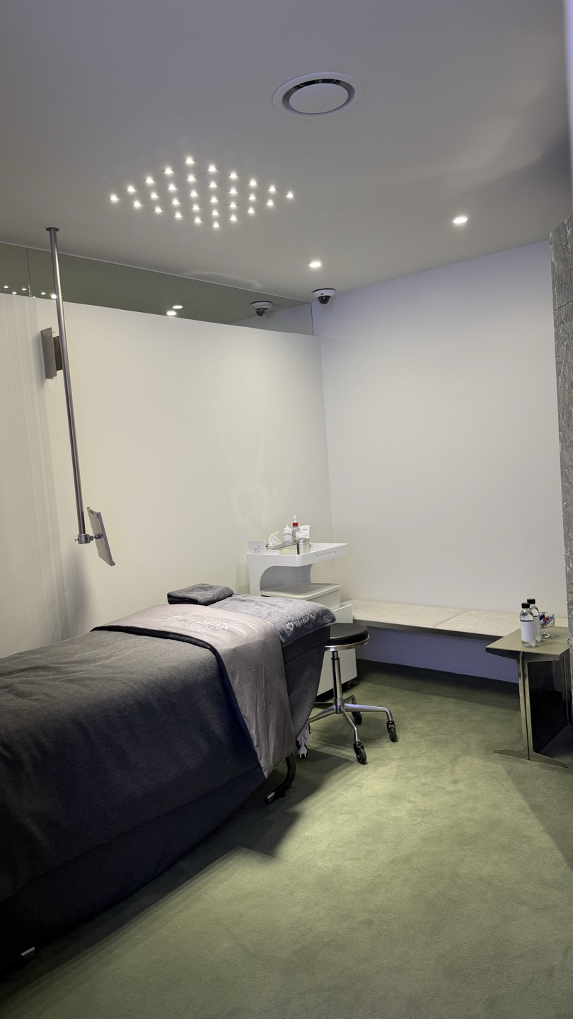 Interior of TheiA Clinic Myeongdong Global Store — skin beauty clinic, seoul dermatology, Myeongdong Seoul (15/16)